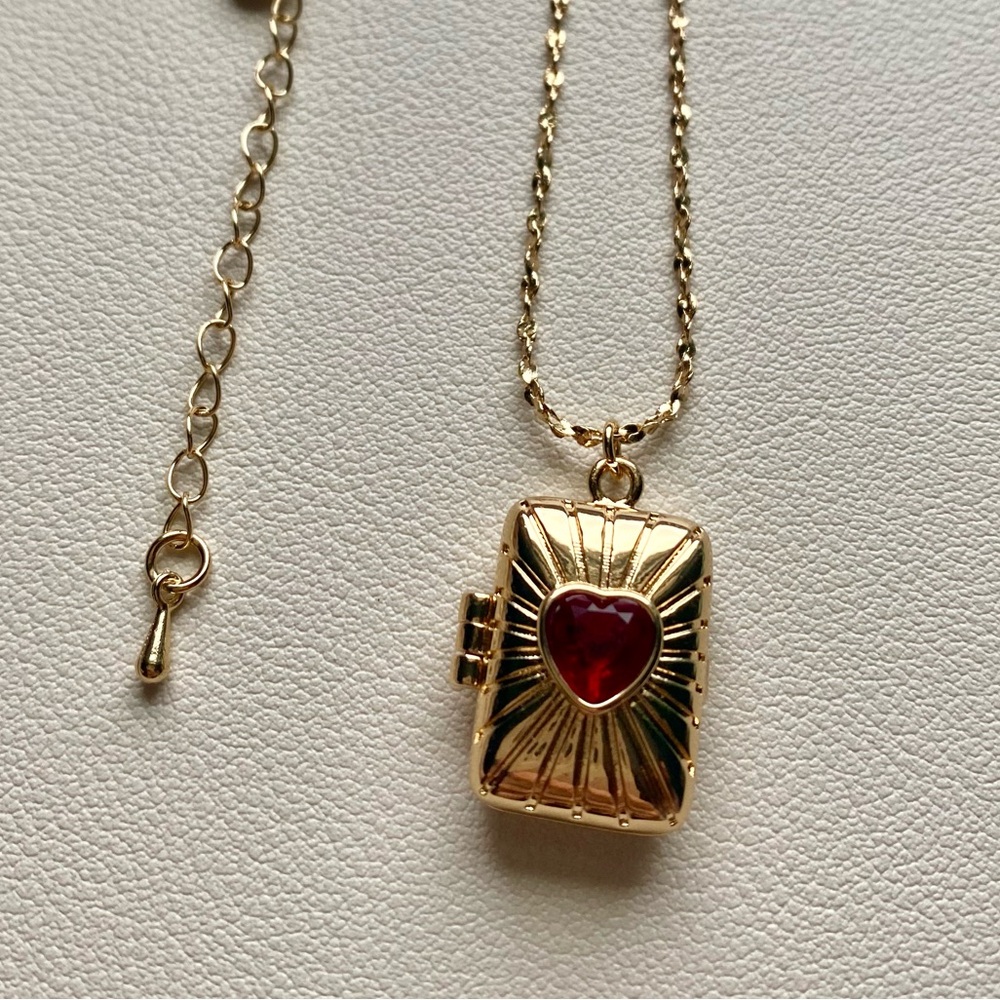 Gold Heart Locket Necklace N001